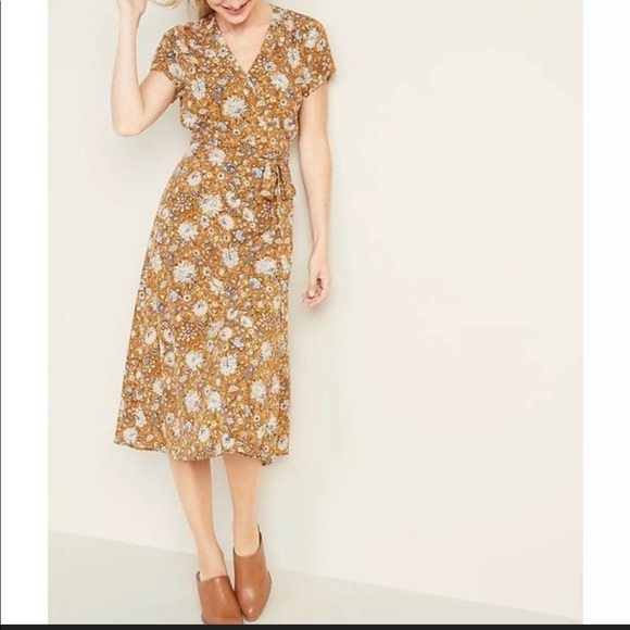 Old Navy Dresses & Skirts - Old Navy Yellow Floral Wrap Short Sleeve Dress XL